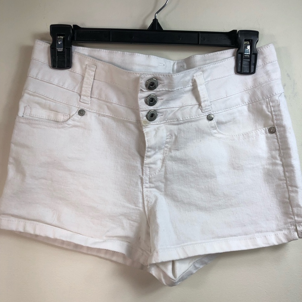 White curvy shorts size 5/6